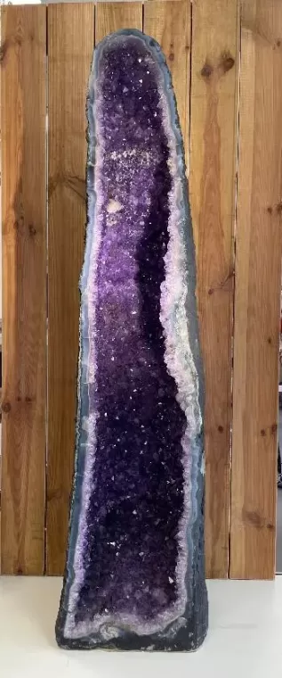 Découvrez notre boutique de minéraux spécialisée sur les Pyrénées orientales, Sainte-Marie-la-Mer, Amethys'te